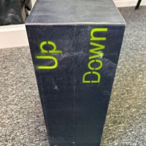 une cale de voussoir noire réalisée par Mtech 2S.